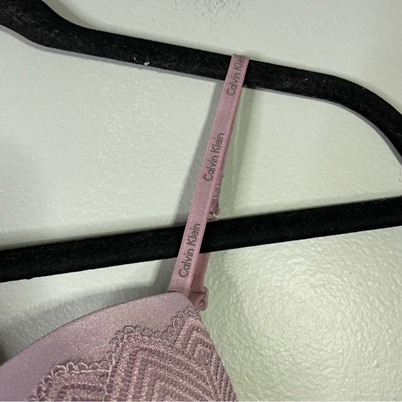 Calvin Klein One Pink Chevron Embossed Patterned Underwire Bra Size 34A - Picture 4 of 8